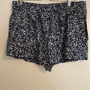 ATHLETA
WEEKENDER RUN SHORT
SHORT DE COURSE WEEKENDER | XL